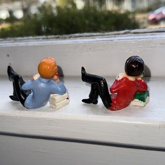Two Vtg mid century hard plastic male figures talking on the phone cake toppers - Picture 4 of 6